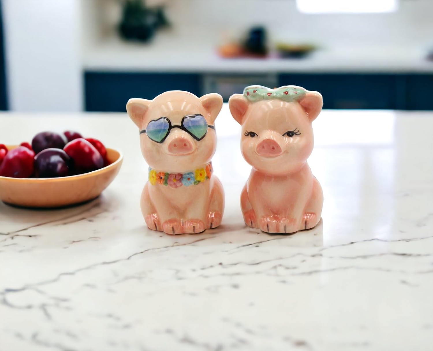 Cosmos Gifts Fine Ceramic Happy Pigs Couple Salt & Pepper Shakers Set 3-1/8" H