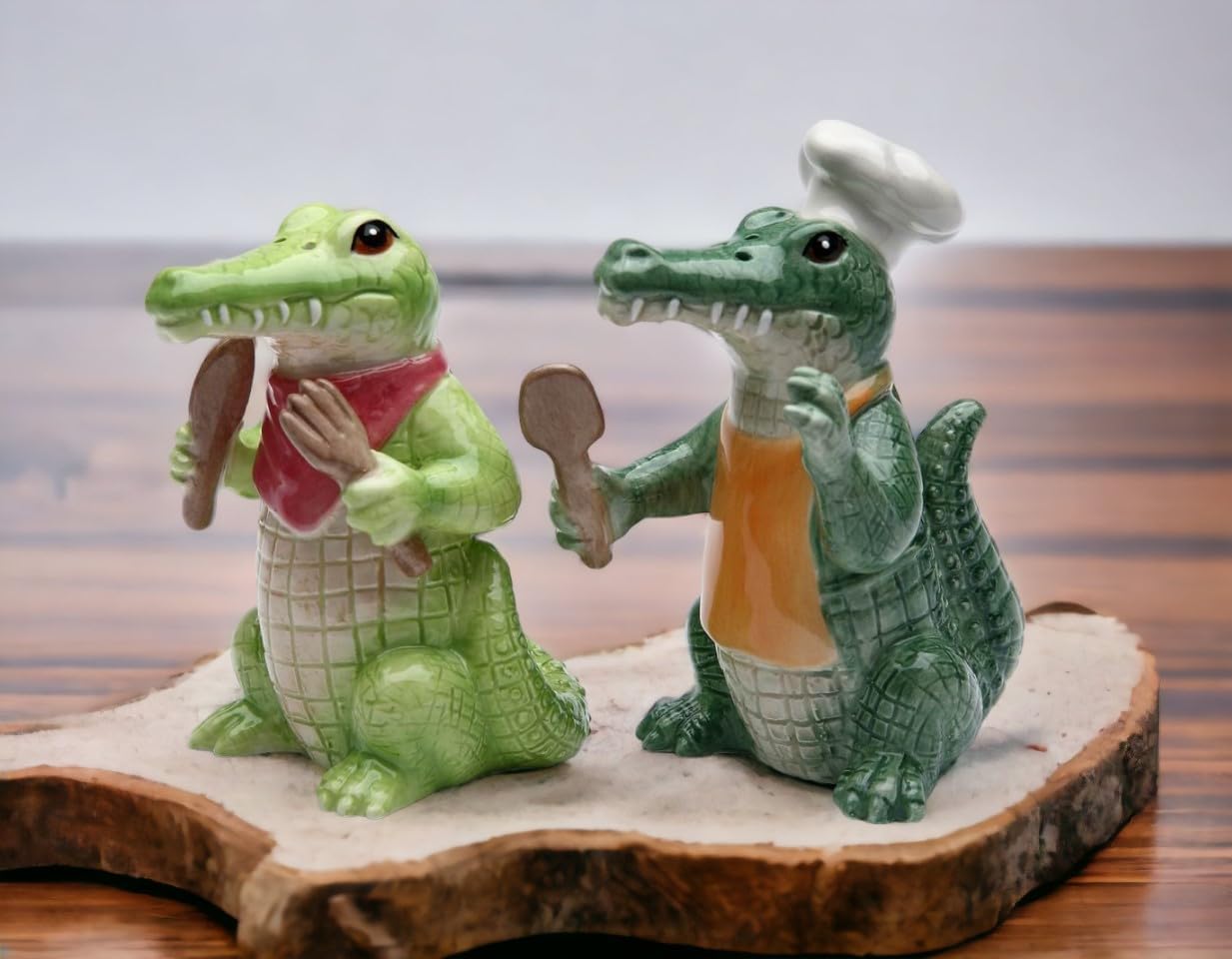 StealStreet Fine Ceramic Painted Green Alligator Chef Salt and Pepper Shakers 3.75" H SS-CG-20736