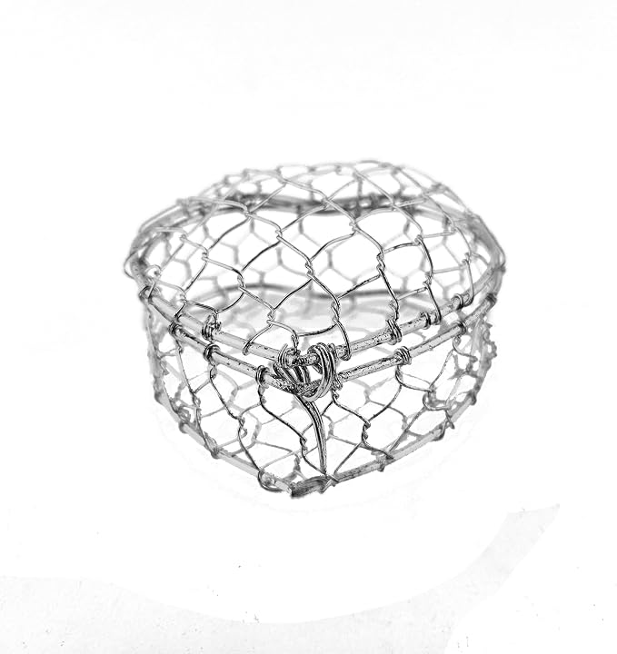 Party Favors Plus Silver Wire Heart Jewelry Box 4x4x2 Inches