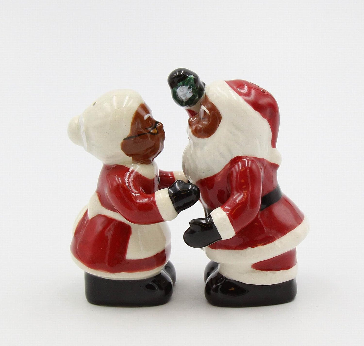 Cosmos Gifts Fine Ceramic African American Mr. & Mrs. Santa Claus Kissing Under Mistletoe Salt and Pepper Shakers Set of 2 3-3/8" H