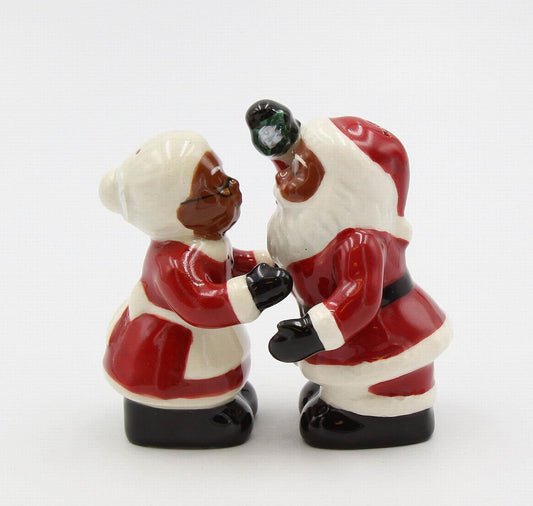 Cosmos Gifts Fine Ceramic African American Mr. & Mrs. Santa Claus Kissing Under Mistletoe Salt and Pepper Shakers Set of 2 3-3/8" H