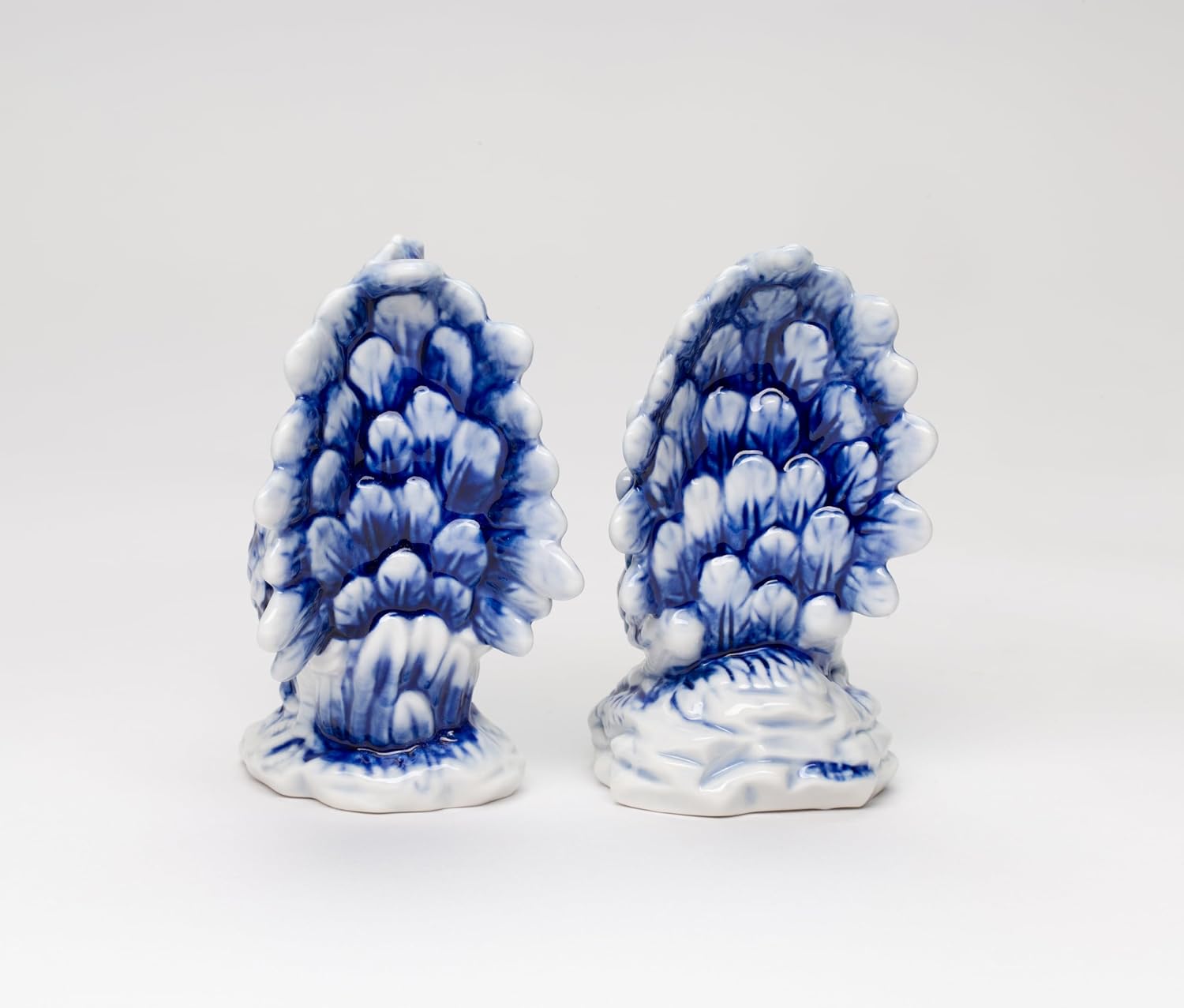 Cosmos Gifts Fine Ceramic Dutch Blue Rooster and Hen Salt and Pepper Shakers 4-1/8" H