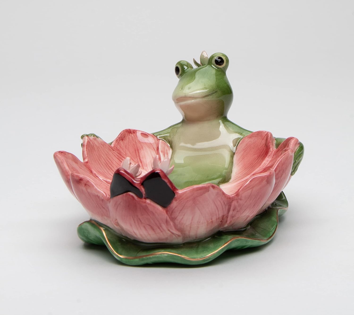 Cosmos Gifts Fine Ceramic Hand Painted Lady Frog on Water Lily Lotus Flower Soap Dish 6-1/4" L