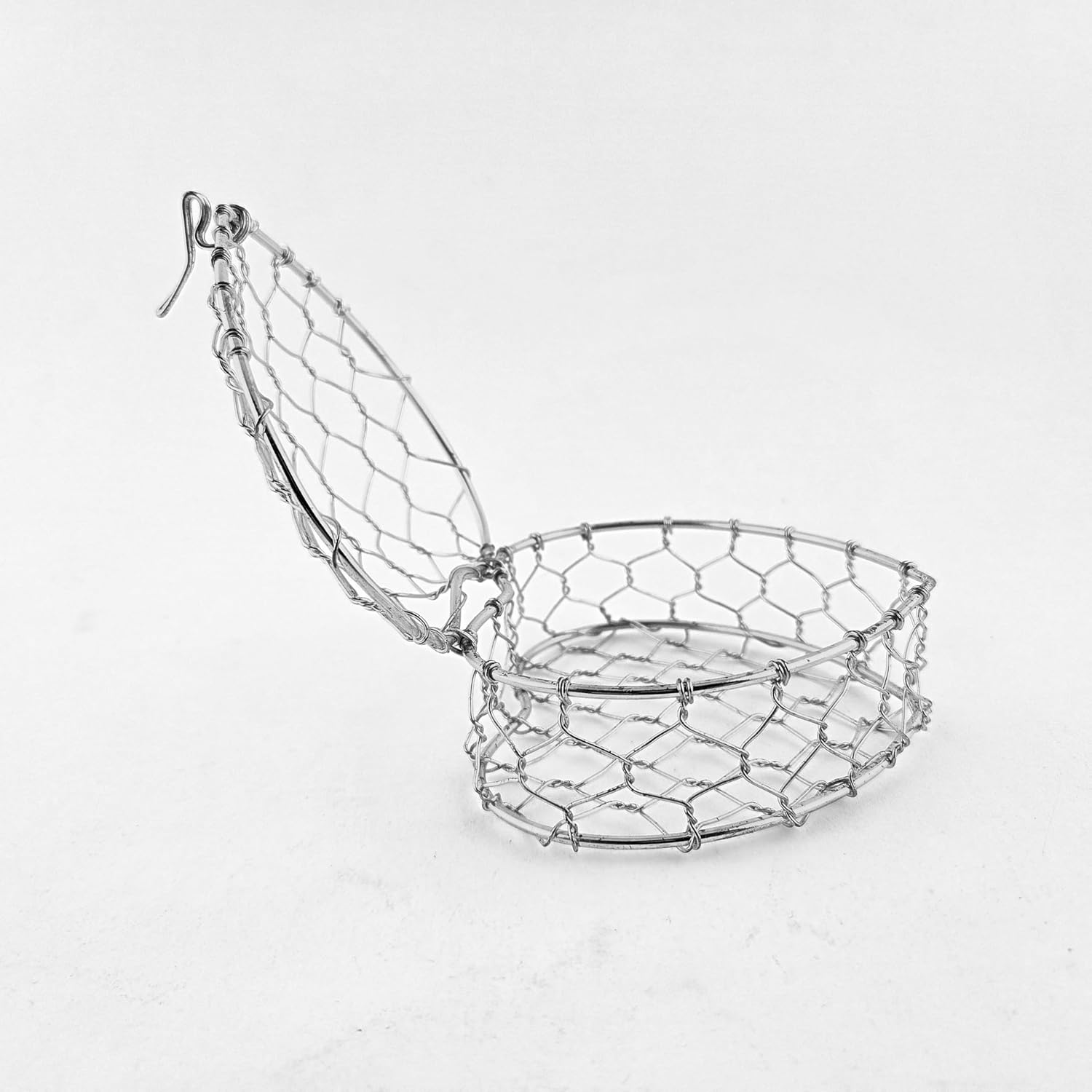 Party Favors Plus Silver Finish Wire Heart Jewelry Box 4 Inch