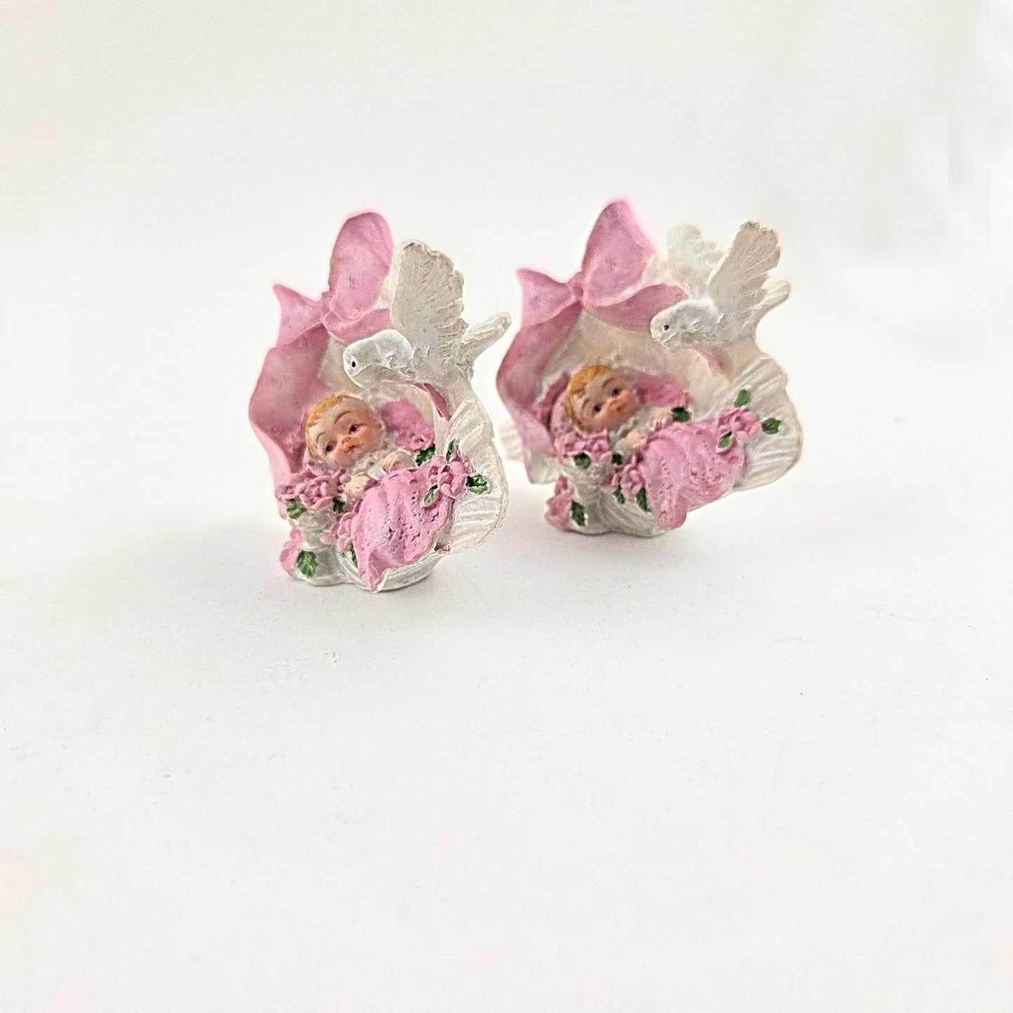 Party Favors Plus Baby Girl Sleeping in Clam Shell Polyresin Figurine Pink White 2.75 Inch Set of 2
