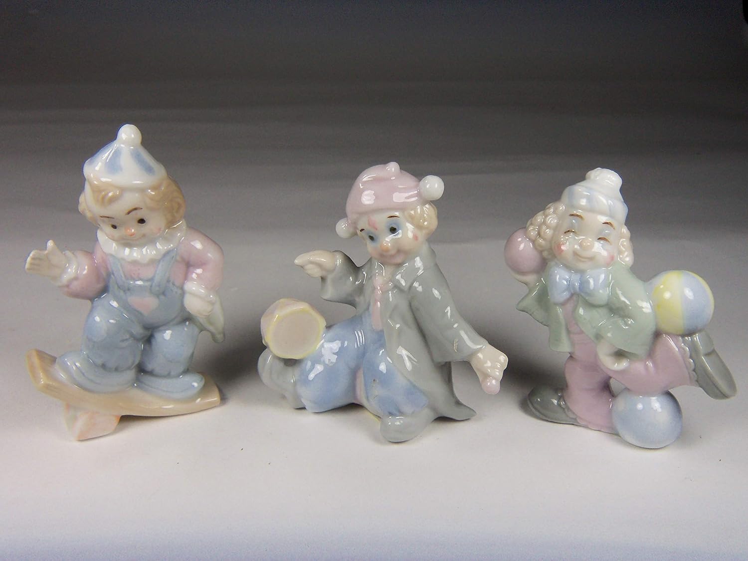 Cosmos Gifts Fine Porcelain Children Performing Clown Acts Set of 3 Figurines 3" H